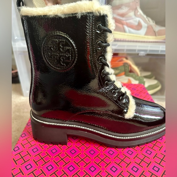 Brand New Tory Burch 50MM Shearling Boot - Picture 4 of 8